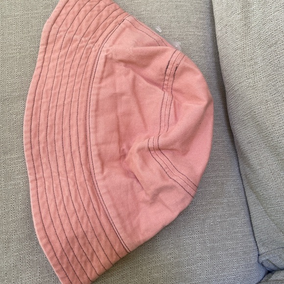 NWOT Urban Outfitters Pink bucket hat from UO–76 one size - Picture 4 of 6
